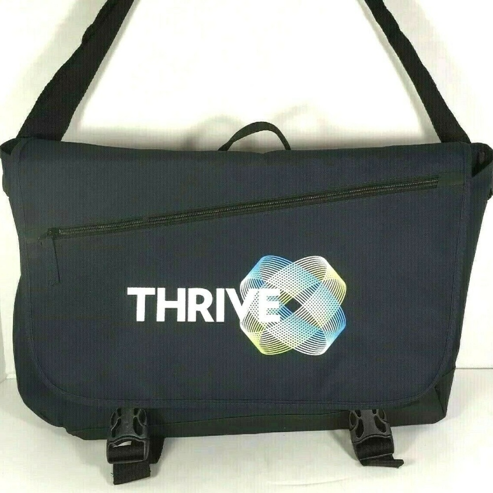 Leed’s Tranzip Navy Canvas Padded Travel Bag